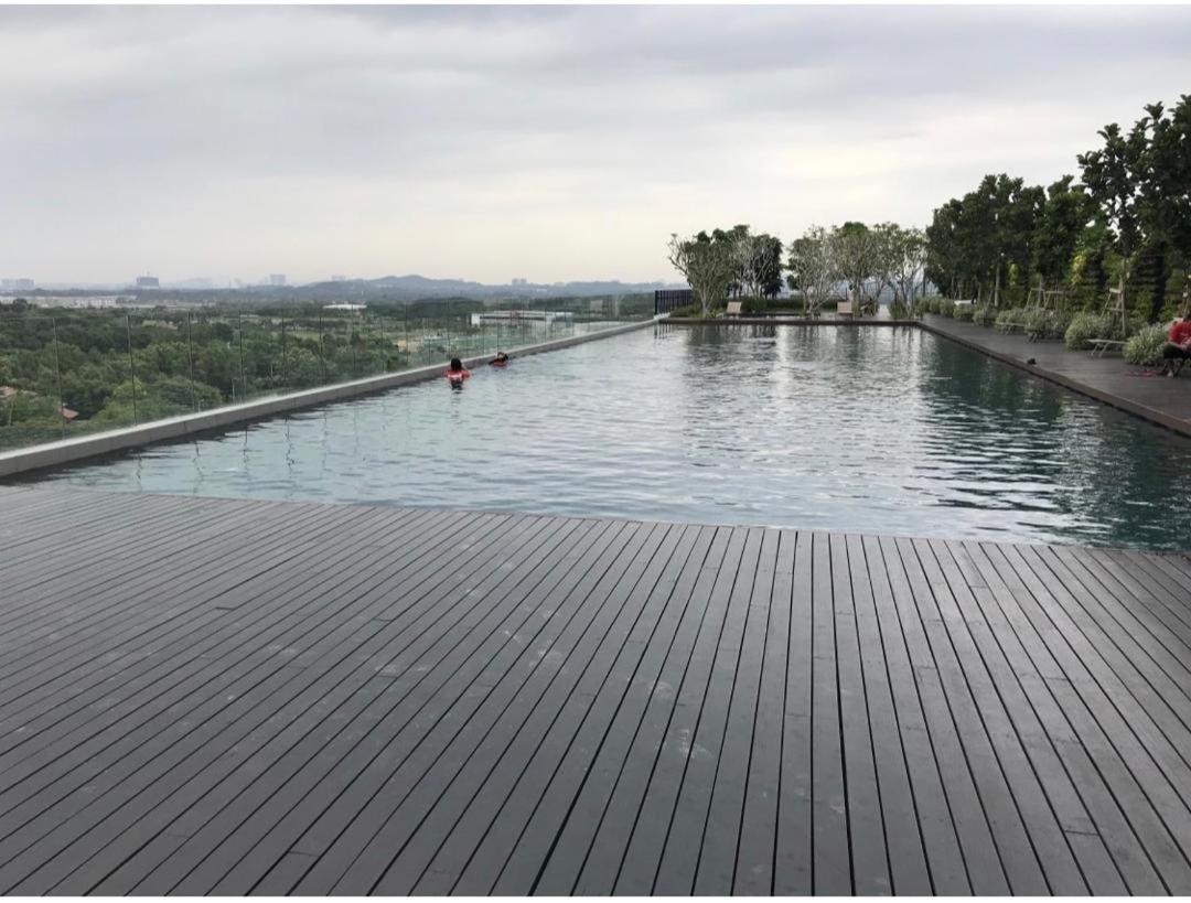Kyra Homestay Centrus Soho Cyberjaya *Wifi And Pool* Exteriér fotografie